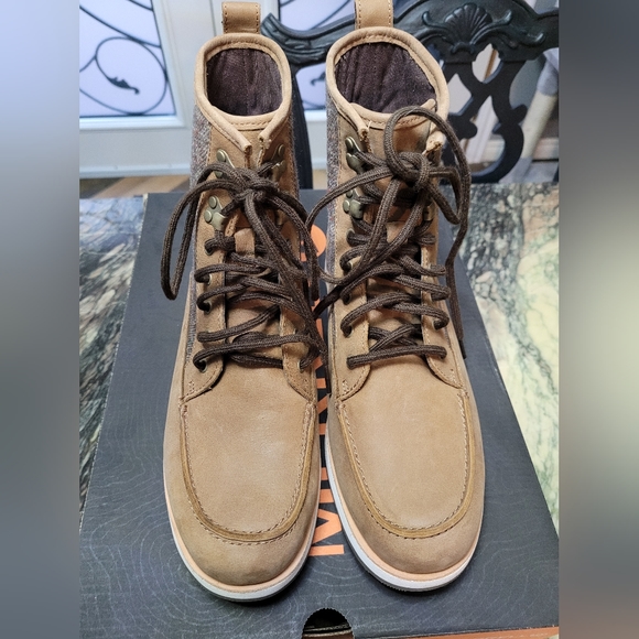 Brand new in box Merrell Roam Mid boots - Picture 5 of 8